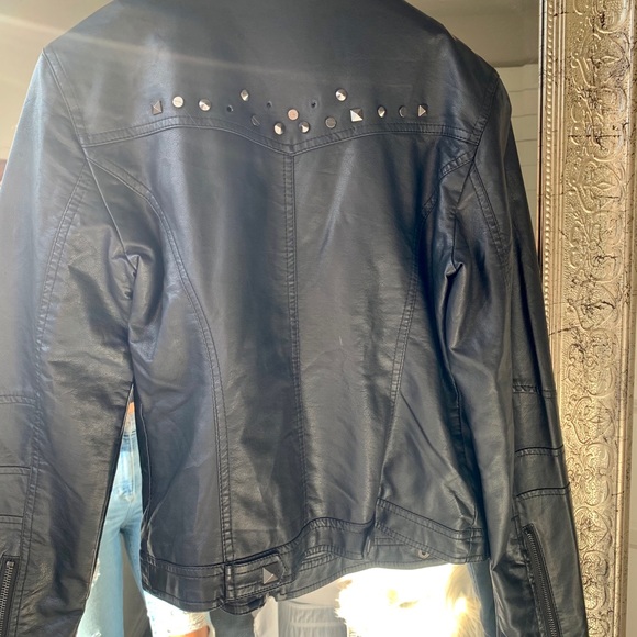 Black leather jacket❤️ - Picture 6 of 8